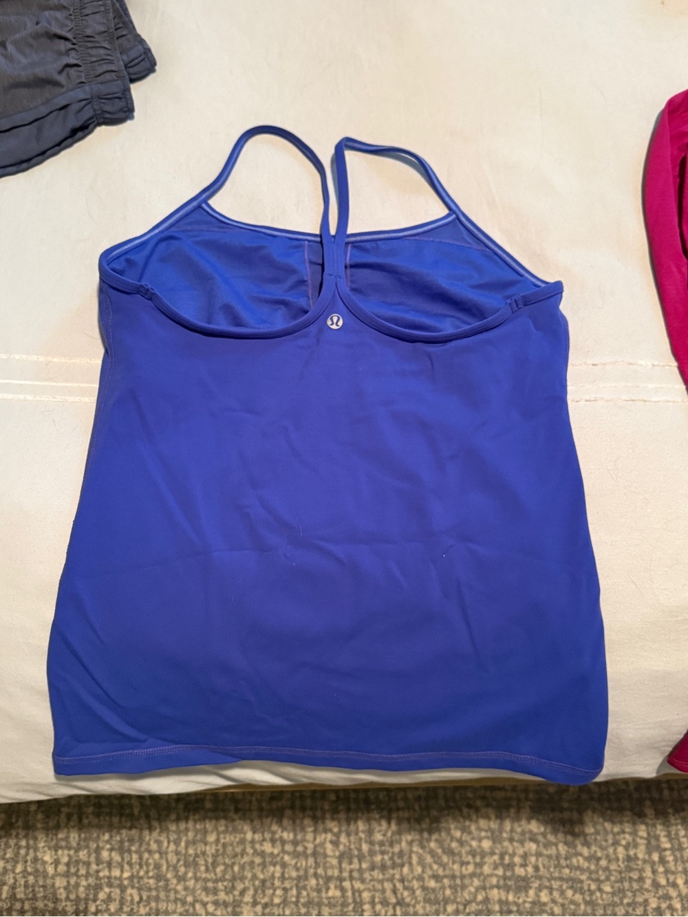 18 items from Lululemon, Vuori, Athleta! - Picture 3 of 6